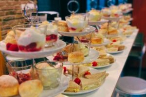 Mehr über den Artikel erfahren High Tea für Newcomer 13. März 17 Uhr